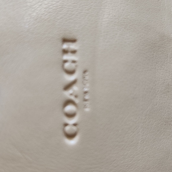 Beautiful Coach Signature with Floral Design Tri-fold Wallet 🧡🌸🤎 - Picture 7 of 12